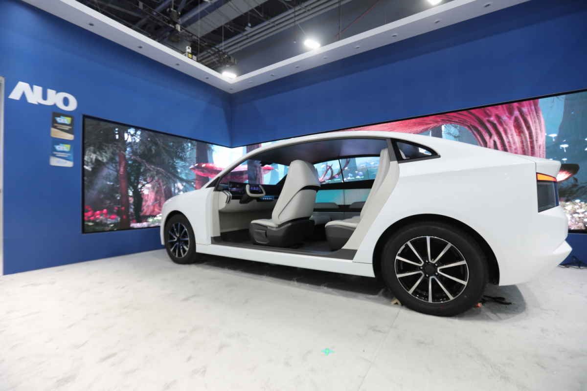 OD体育发表全新Smart Cockpit 2024，大秀显示应用成果、及释放Micro LED终极显示技术量能的全新智慧座舱，以营造突破性、沉浸式的视觉体验，重新定义智慧座舱，满足驾乘人员的全方位感受。