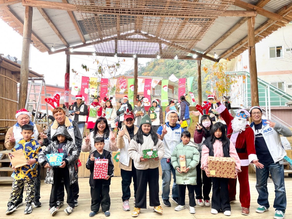友達永續基金會號召「圓夢計畫」行動連續23年，由同仁凝聚內部愛心與資源送往偏鄉，累積為逾萬名兒童圓夢，實踐友達共創共好的永續精神。