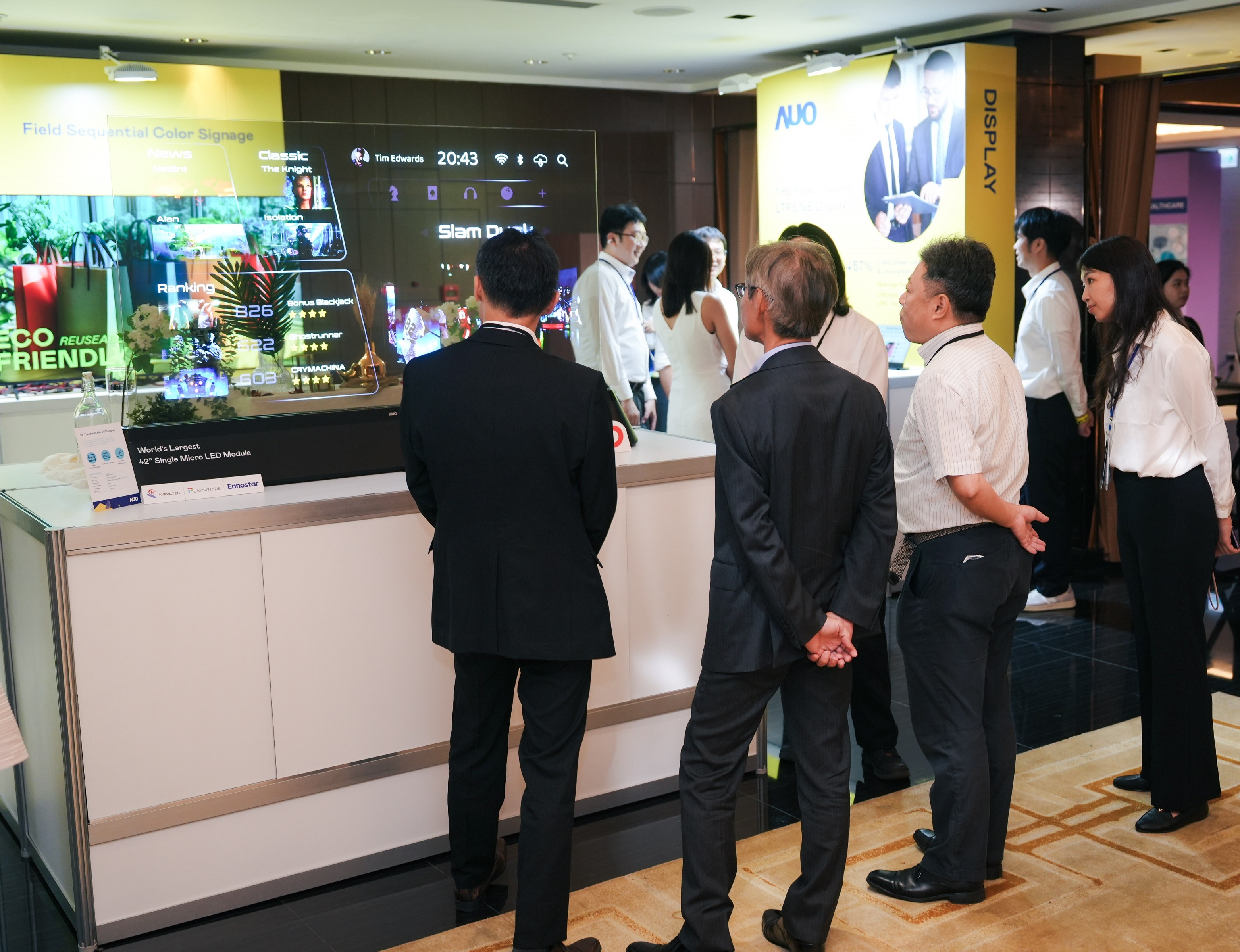 現場亦規劃多項技術產品展示，涵蓋材料、設計到系統整合，讓與會夥伴見證友達技術深度與前瞻視野帶來的共創可能性